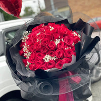 100 Stems of Roses