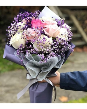 Dyed flower bouquet