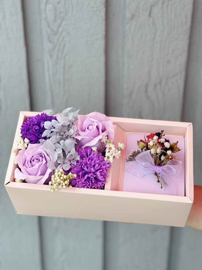 Everlasting Soap Flower Box – Manites Flower Shop